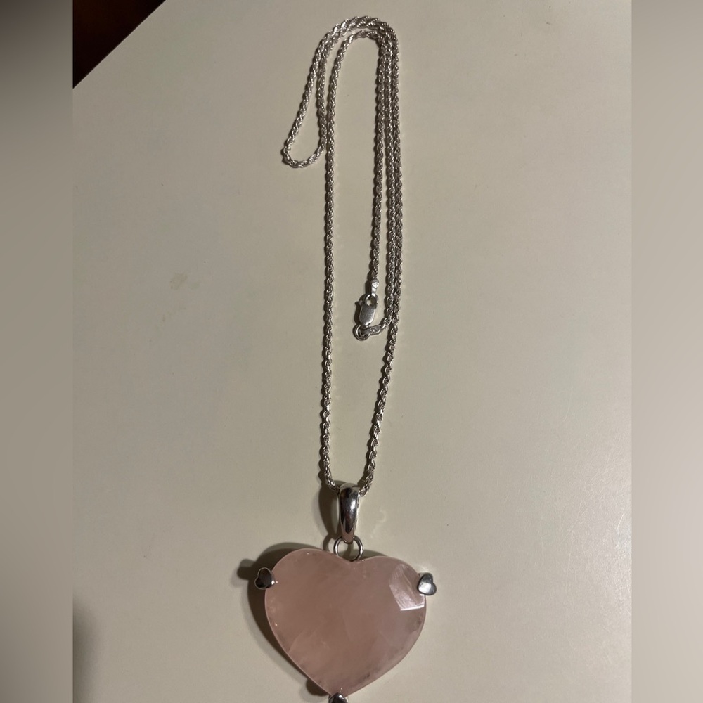 STERLING SILVER NECKLACE WITH ROSE QUARTZ PENDANT